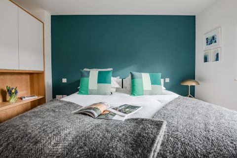 Stay at Fiztroy Lodge - Sandy Acres